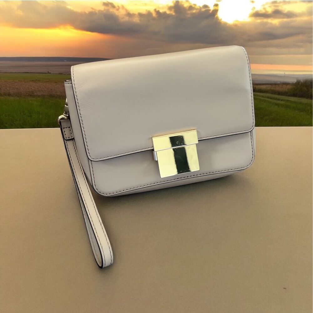 Michael Kors Leather Madelyn Handbag.